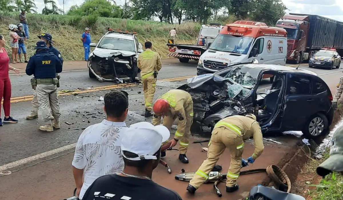 Colisão entre dois veículos na BR 369 em Santa Mariana deixa um homem com graves ferimentos